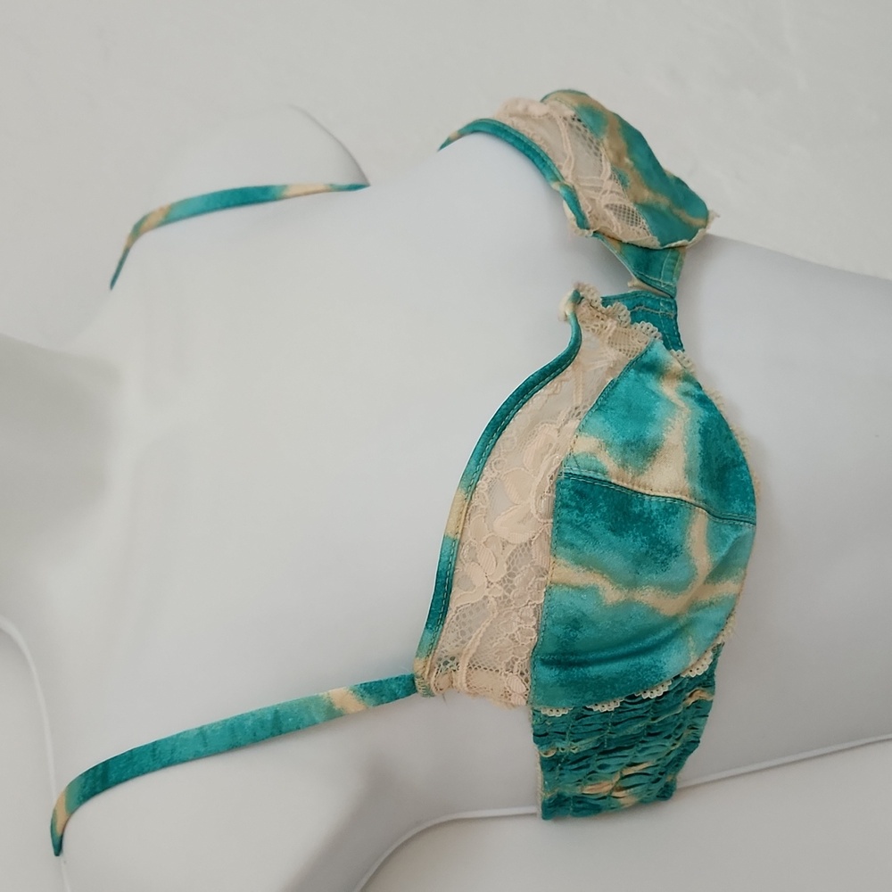 Valentino Teal and Cream Lace Underwire Bra